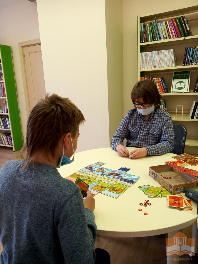 Клуб настольных игр «FightУМ» -- каждое воскресенье в 13 часов на юношеском абонементе