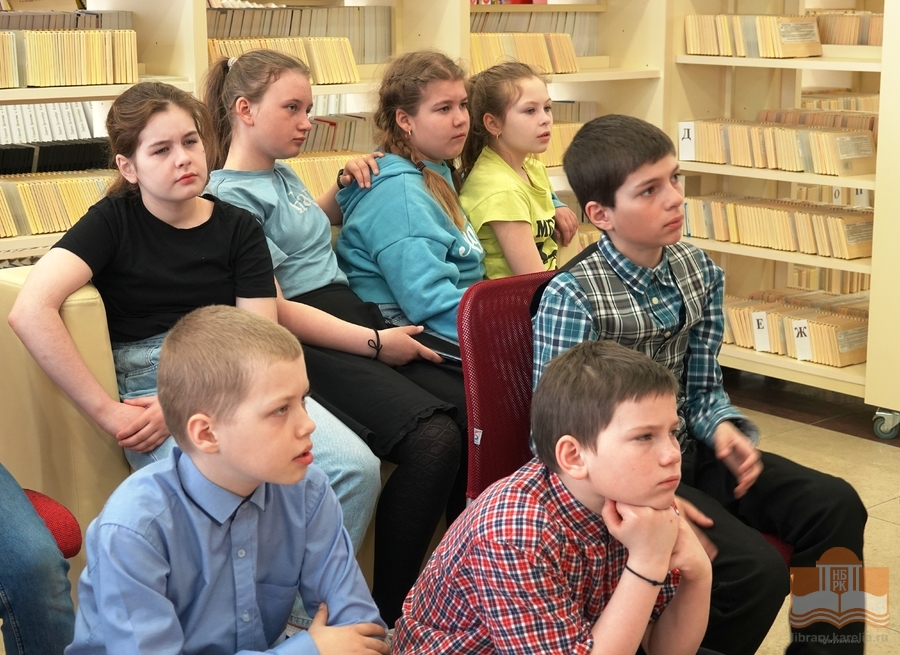 В Национальной библиотеке Карелии побывали четвероклассники из Шуйской школы №1