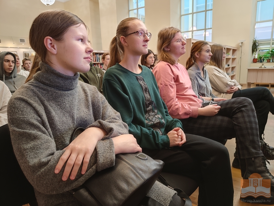Презентация новой книги Н. Г. Красавцевой «Испытание юностью» в Национальной библиотеке