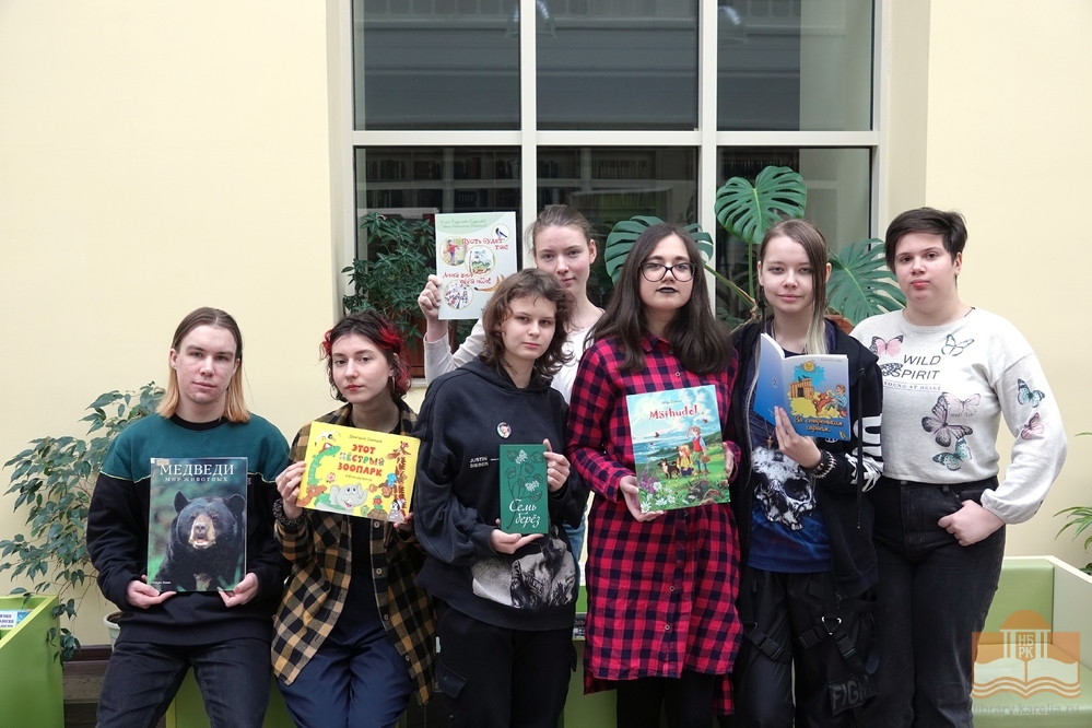 Студенты Карельского колледжа культуры — участники общероссийской акции «Дарите книги с любовью — 2023»