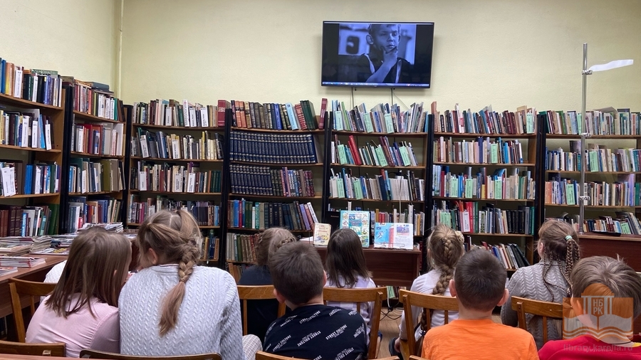 Акция «Читаем вместе, читаем вслух!» в Медвежьегорской центральной городской библиотеке им. Ирины Федосовой