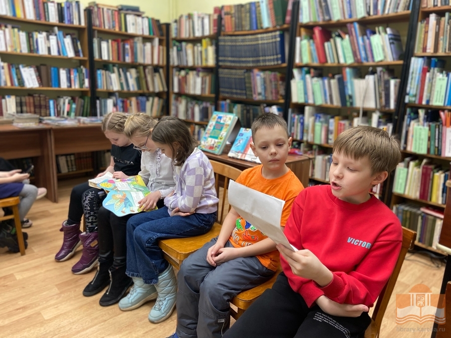 Акция «Читаем вместе, читаем вслух!» в Медвежьегорской центральной городской библиотеке им. Ирины Федосовой