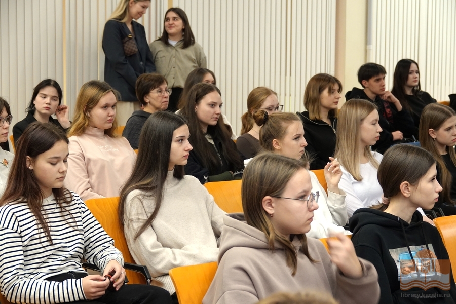 На презентации книги Марии Афониной «Лисосказки»