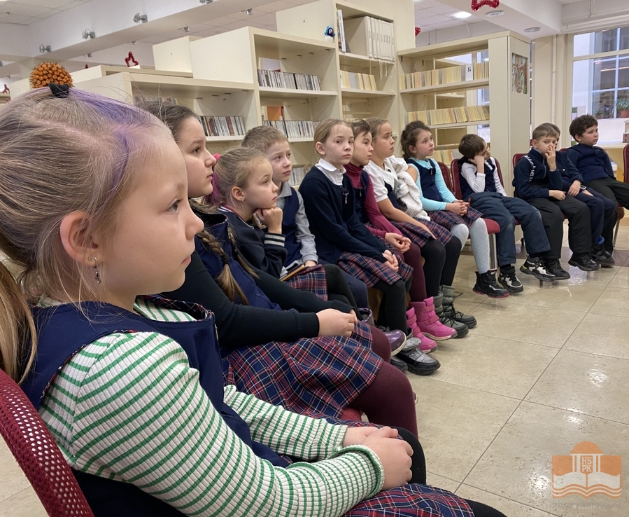 Второклассники школы № 5 на экскурсии в Национальной библиотеке Карелии