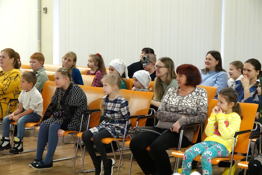 На творческой программе «Новогодние приключения Кая и Герды»
