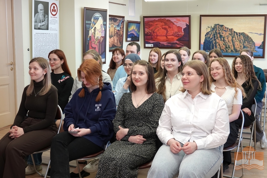 Студенты Медицинского института в Национальной библиотеке Карелии
