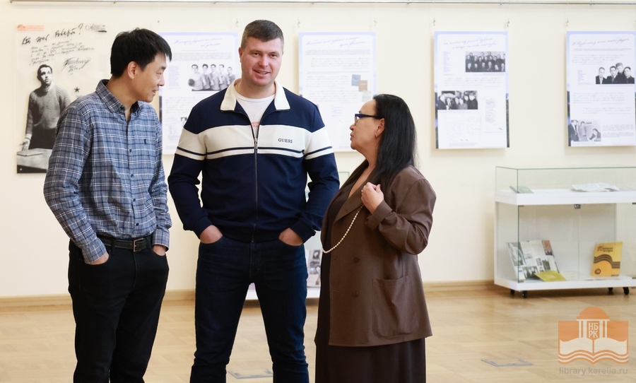 На экскурсии по Национальной библиотеке Карелии