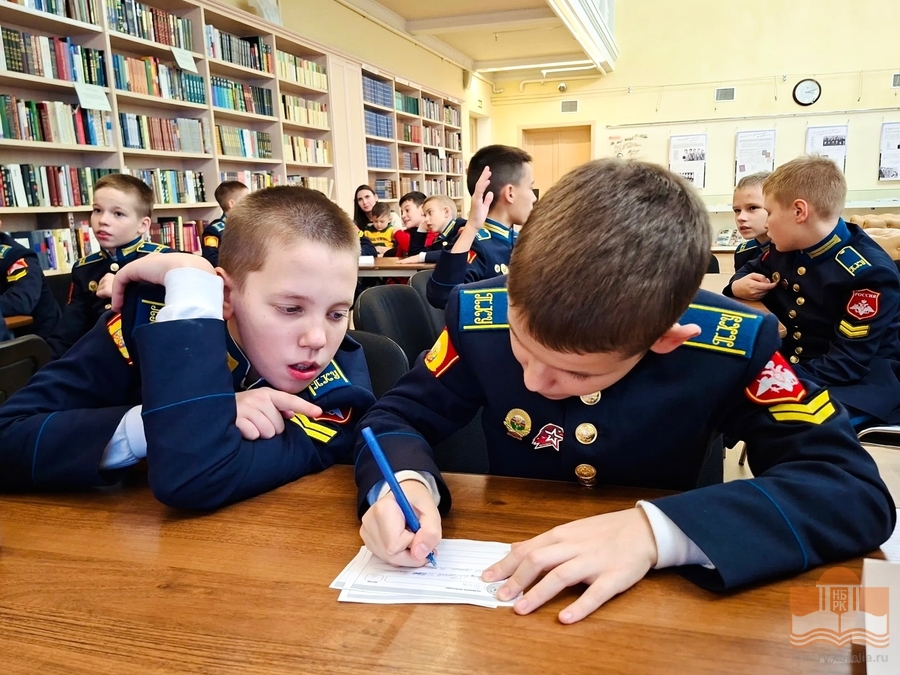 Участники интеллектуальной викторины «А нам не задавали!»